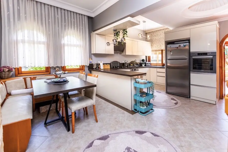Modern kitchen